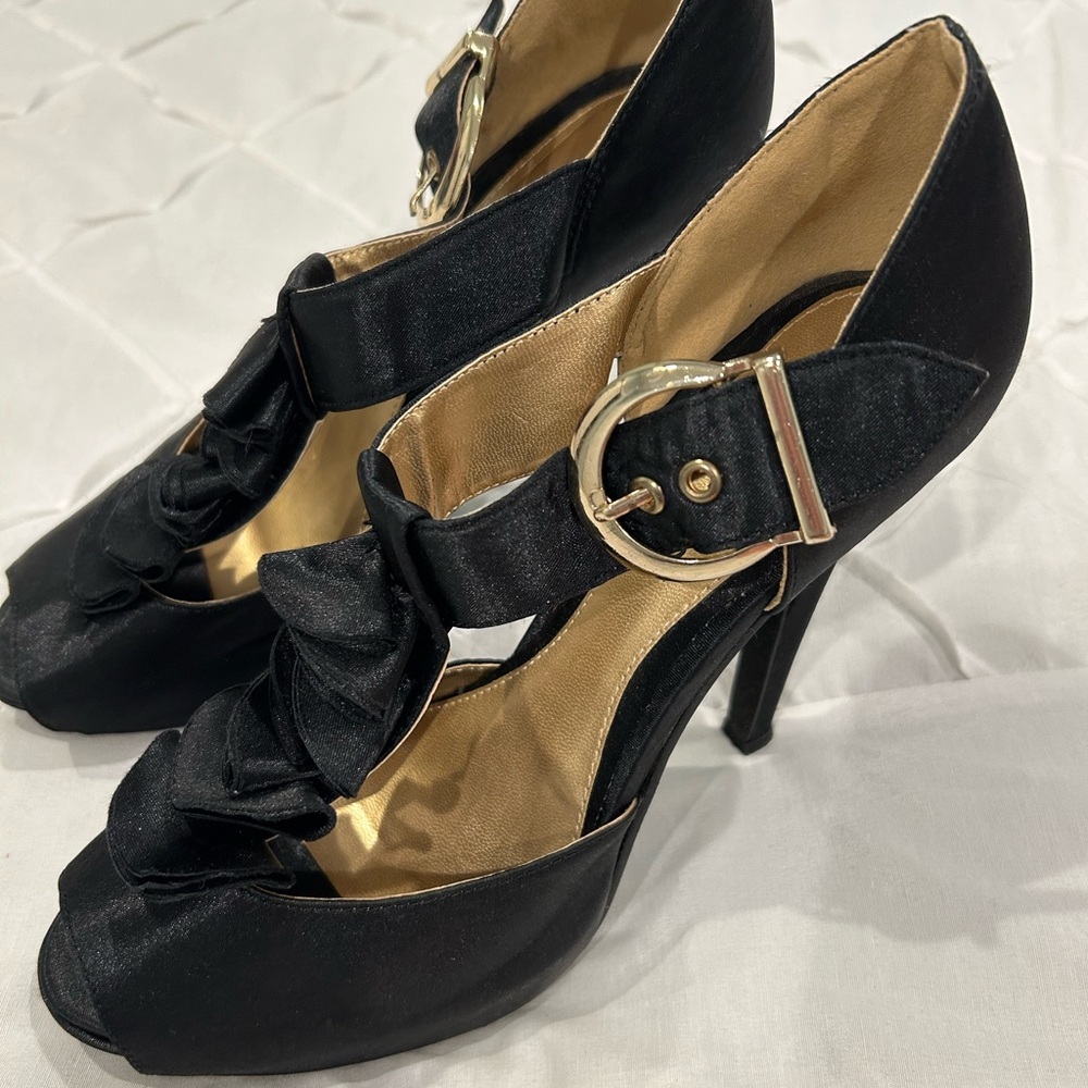 Liliana Black Heels with Gold Accents